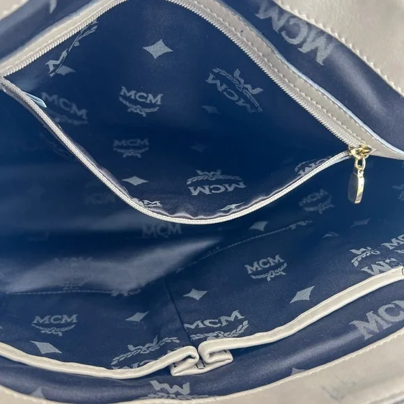 MCM VISETOS SHOULDER BAG IVORY MEDIUM
Beautiful Bag!!! ❤️ - Picture 11 of 11